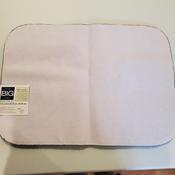 NWT The Big One Bath Rug - Picture 9 of 15